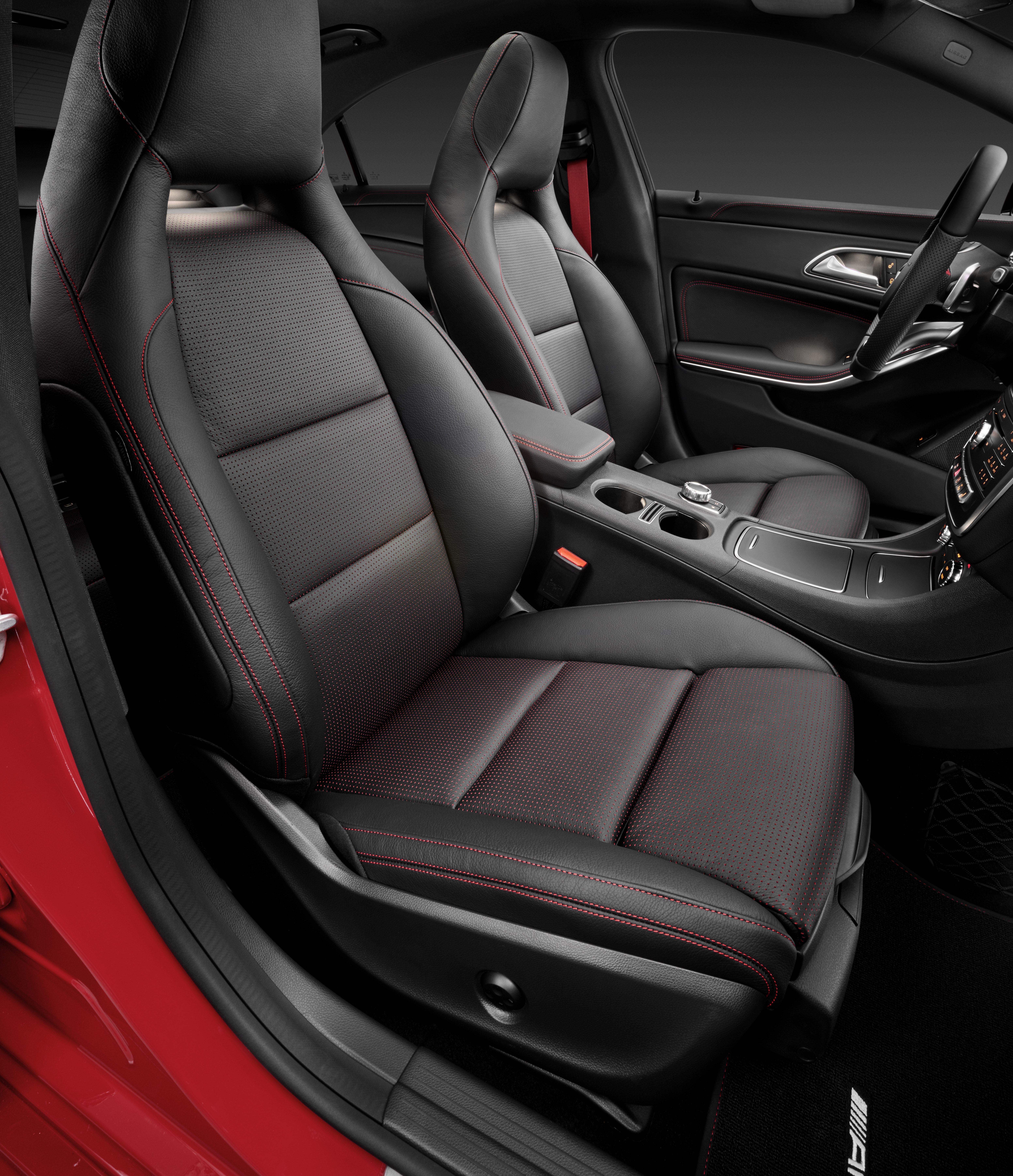 Asiento del conductor de Mercedes CLA Híbrido con ergonomía destacable.