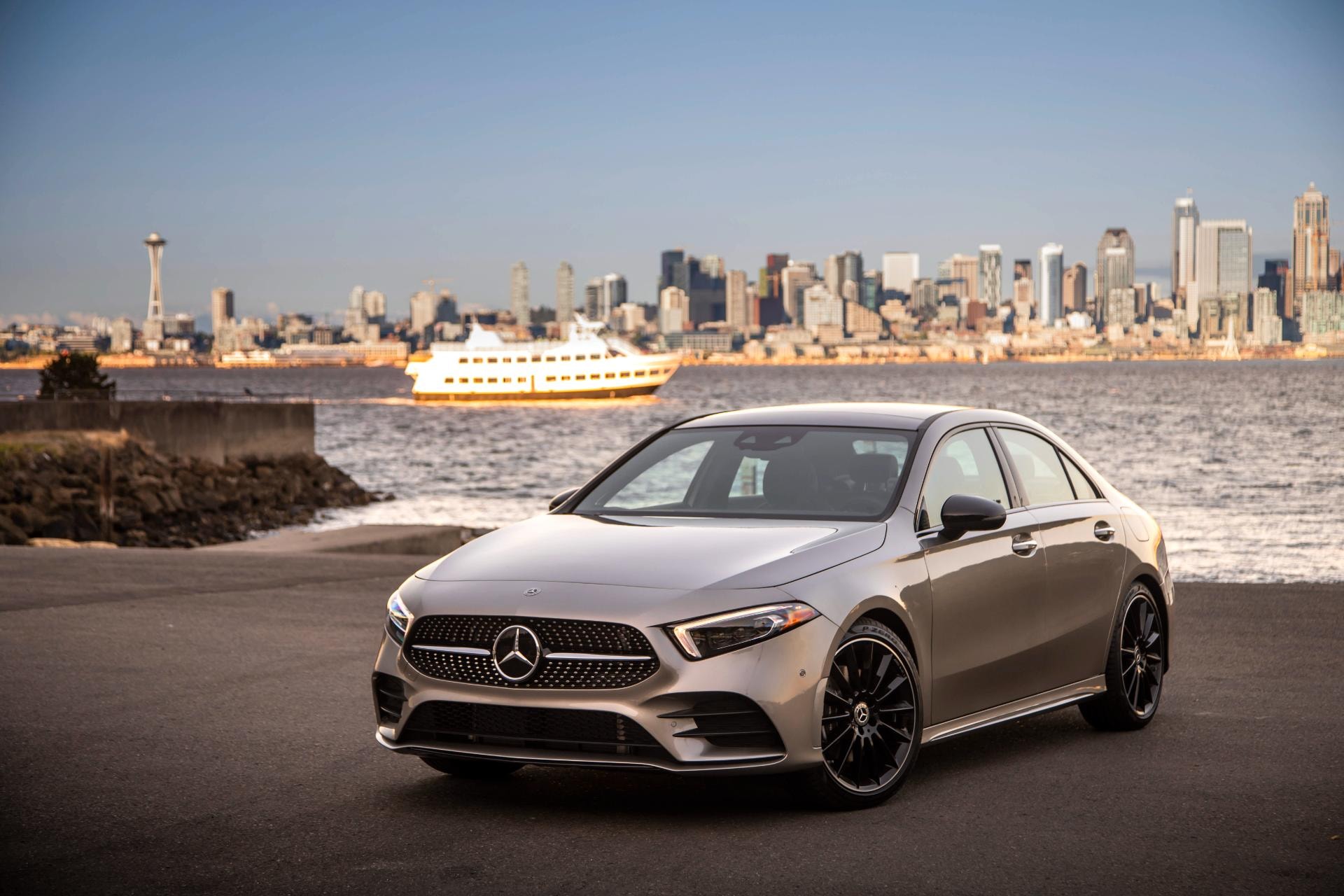 Cabina tecnológica y sofisticada del Mercedes Clase A Sedán.