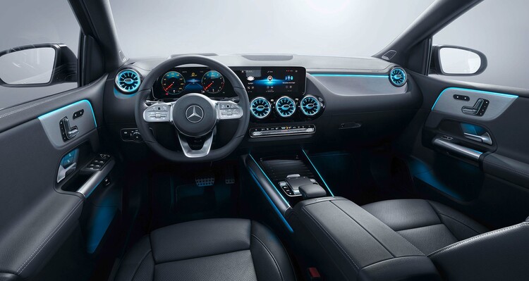 Interior del Mercedes Clase B con cabina tecnológica y confortable. Interior del Mercedes Clase B con cabina tecnológica y confortable.