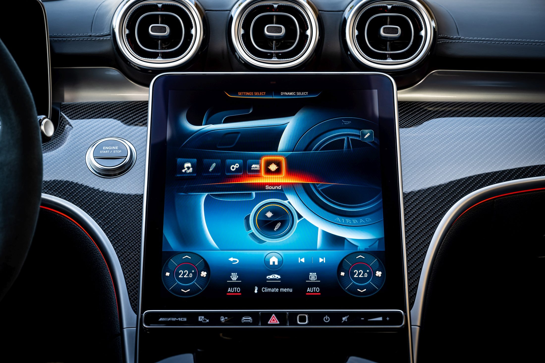 Pantalla de infotainment con gráficos vibrantes y modernos