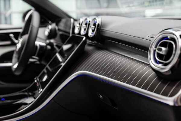 Primer plano del meticuloso diseño interior del Mercedes Clase C. Primer plano del meticuloso diseño interior del Mercedes Clase C.