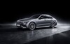 Vista lateral del Mercedes Clase C que muestra su diseño aerodinámico. Vista lateral del Mercedes Clase C que muestra su diseño aerodinámico.