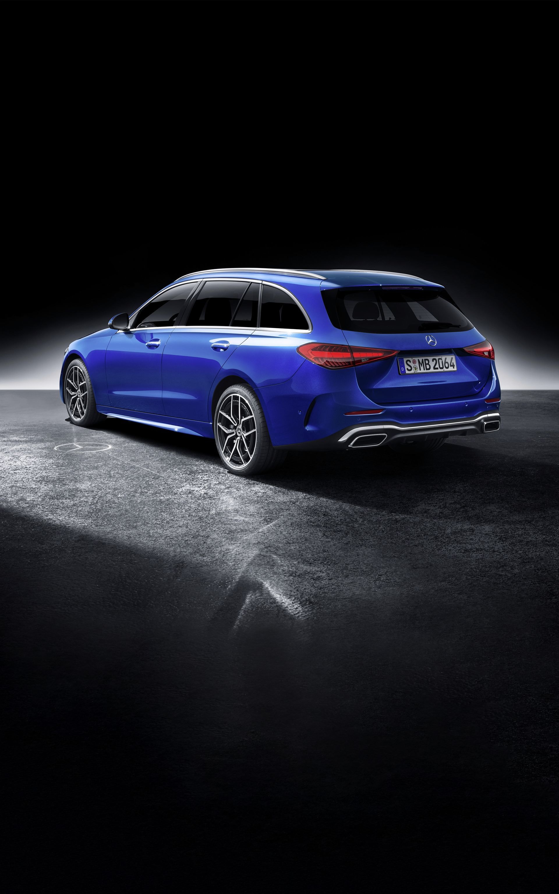 Análisis de la trasera del Mercedes Clase C Familiar, diseño y funcionalidad.