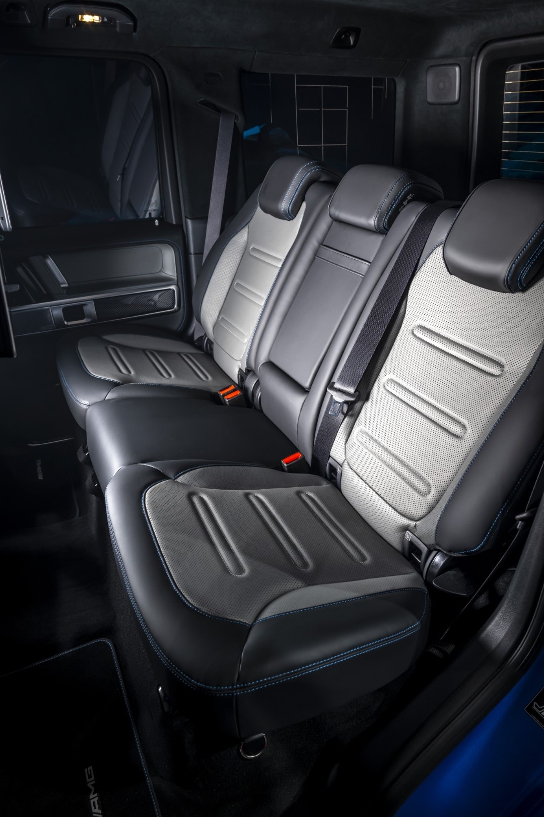 Asientos traseros del Clase G, con acabado premium y confort superior.