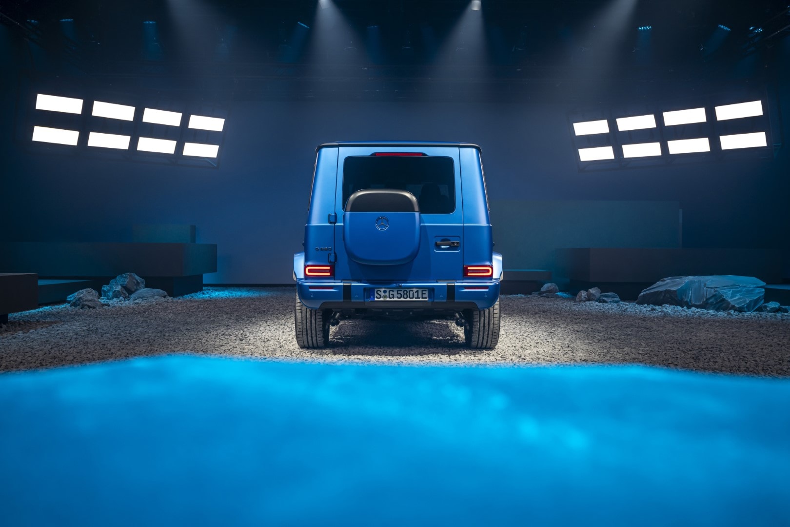 Imponente presentación del Mercedes Clase G eléctrico, trasera.