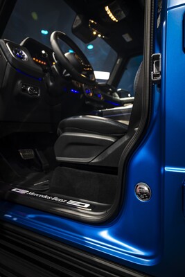 Alfombrilla y umbral de la puerta con iluminación en Mercedes Clase G Alfombrilla y umbral de la puerta con iluminación en Mercedes Clase G