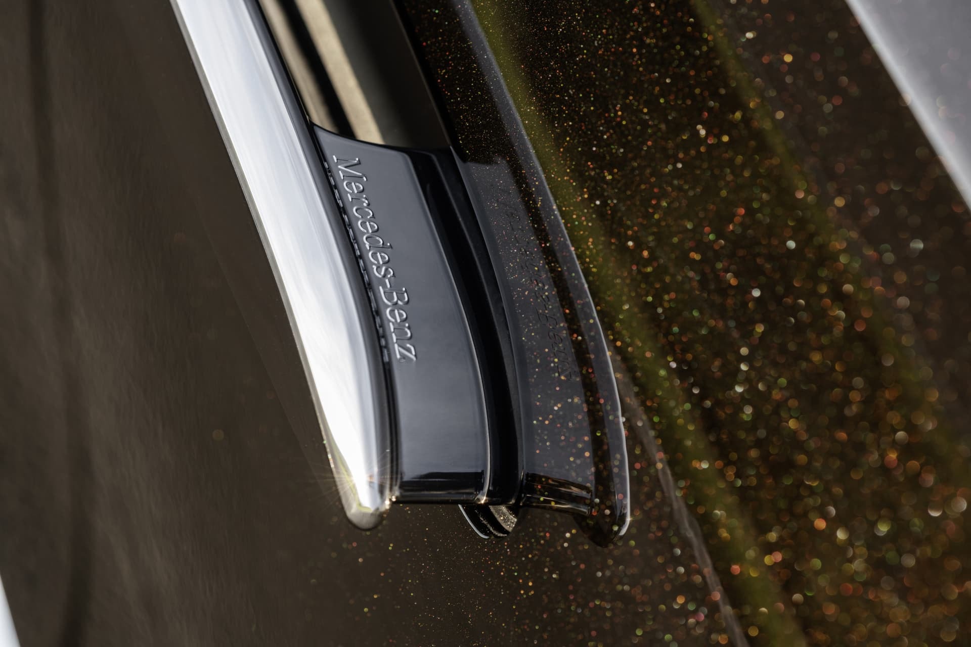 Vista del estribo con la inscripción "Mercedes-Benz".