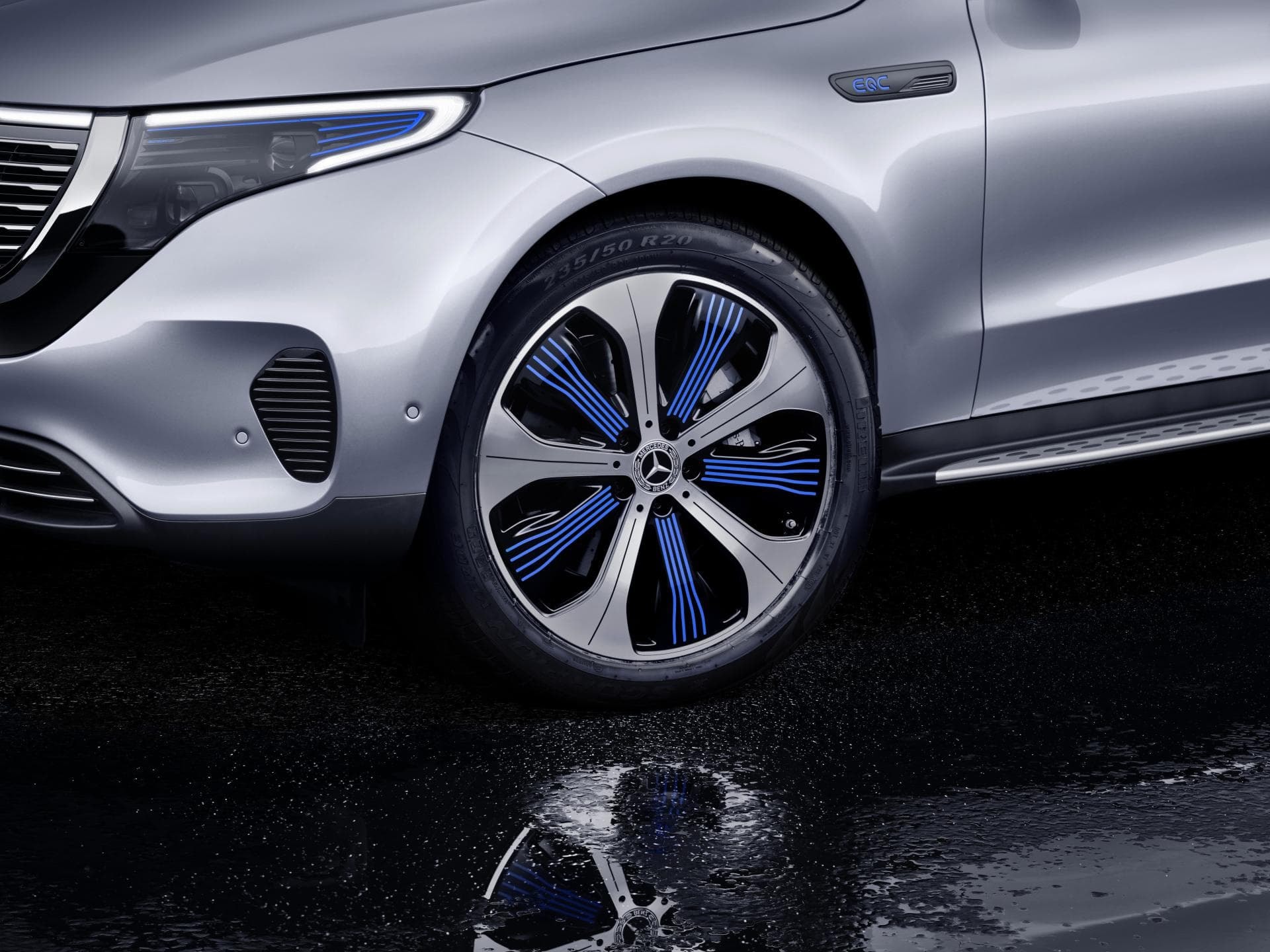 Imagen detallada de la llanta, muestra el compromiso de Mercedes con la estética.