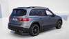 Vista trasera lateral del Mercedes GLB que resalta su funcionalidad y estilo. Vista trasera lateral del Mercedes GLB que resalta su funcionalidad y estilo.