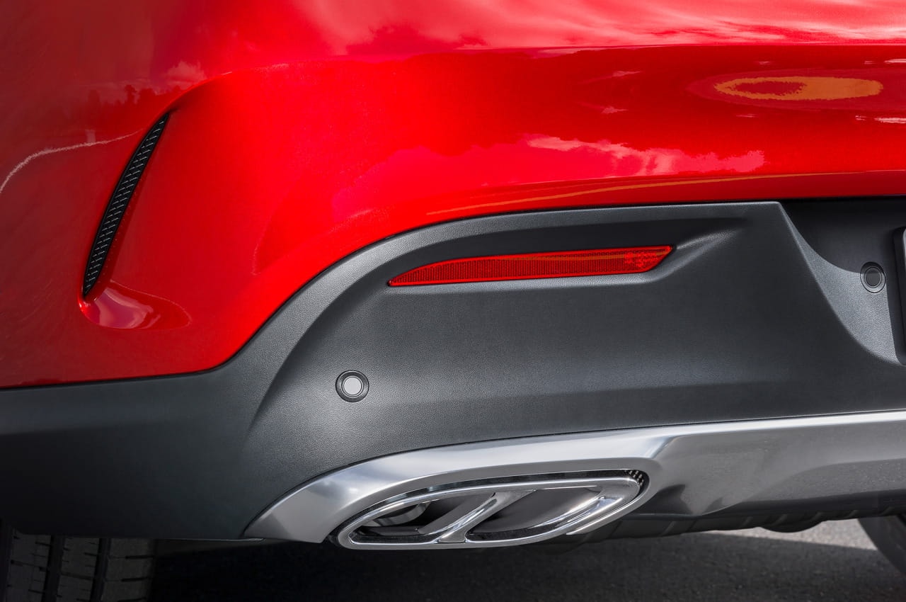 Detalle del sistema de escape y difusor trasero del GLE Coupé.