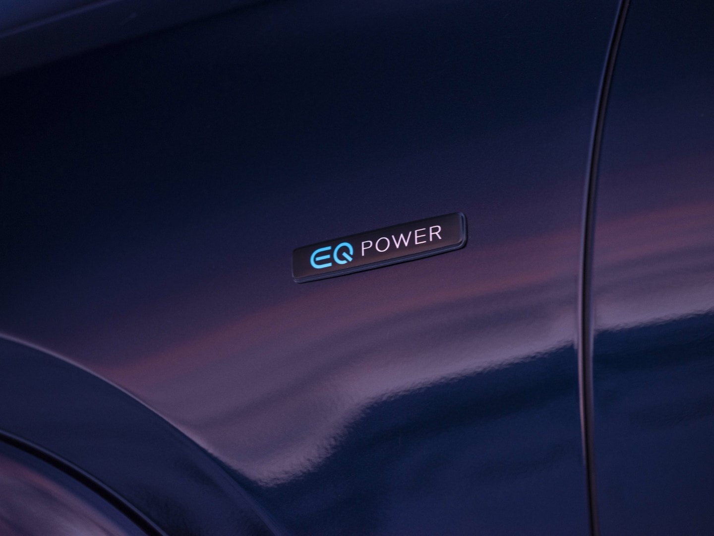 Detalle del emblema EQ Power en el Mercedes GLE Híbrido.