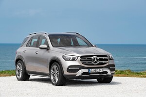 Vista frontal y lateral del Mercedes GLE, destacando su robustez. Vista frontal y lateral del Mercedes GLE, destacando su robustez.
