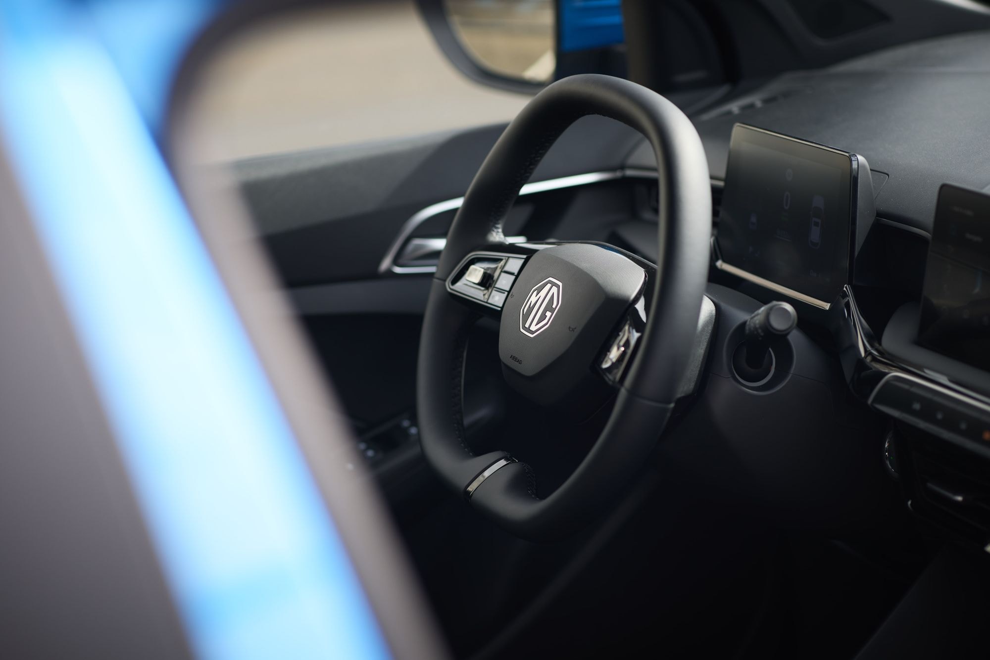 Vista del centro del habitáculo, destacando los cómodos asientos.