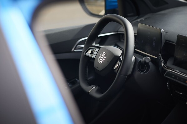 Vista del centro del habitáculo, destacando los cómodos asientos. Vista del centro del habitáculo, destacando los cómodos asientos.