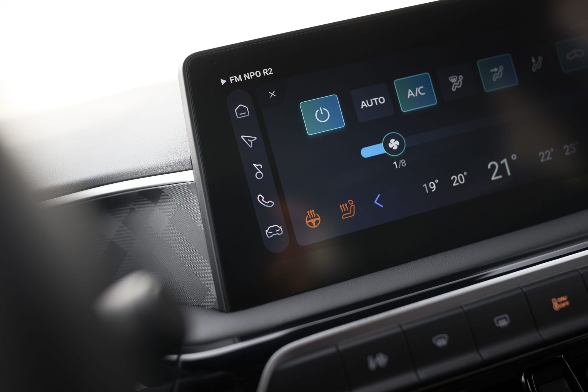 Espacio y confort en los asientos traseros del MG 3 híbrido.