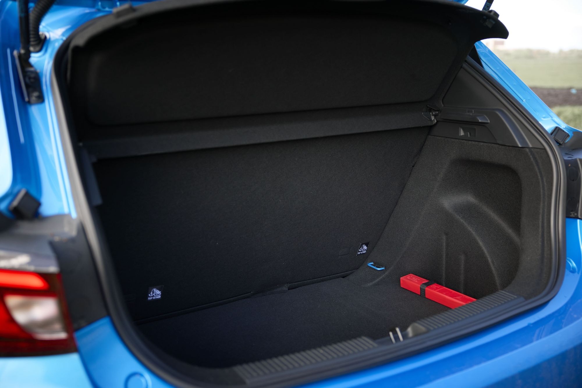 Detalle del motor del MG 3 híbrido, una muestra de su tecnología eficiente.