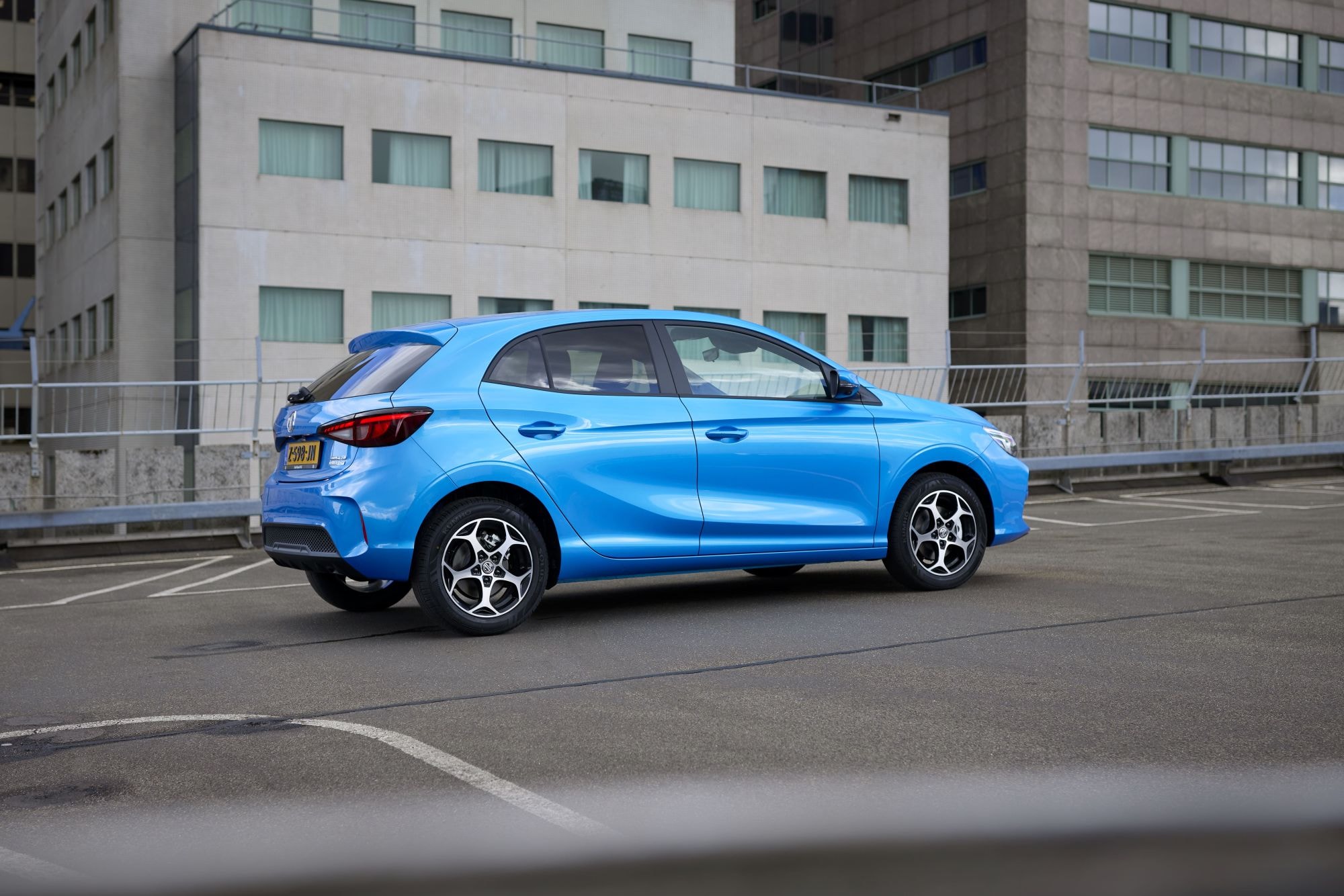 Pantalla digital con interfaz intuitiva y controles accesibles.