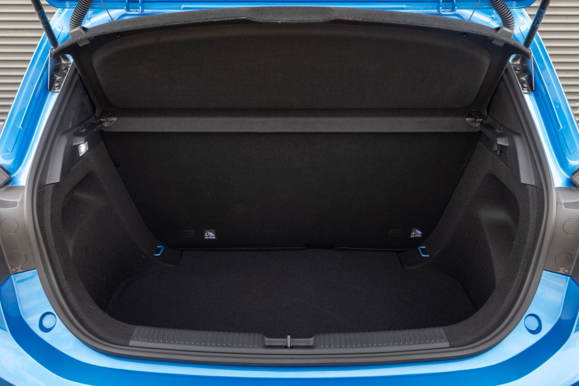 Controles del sistema de infoentretenimiento del MG 3.