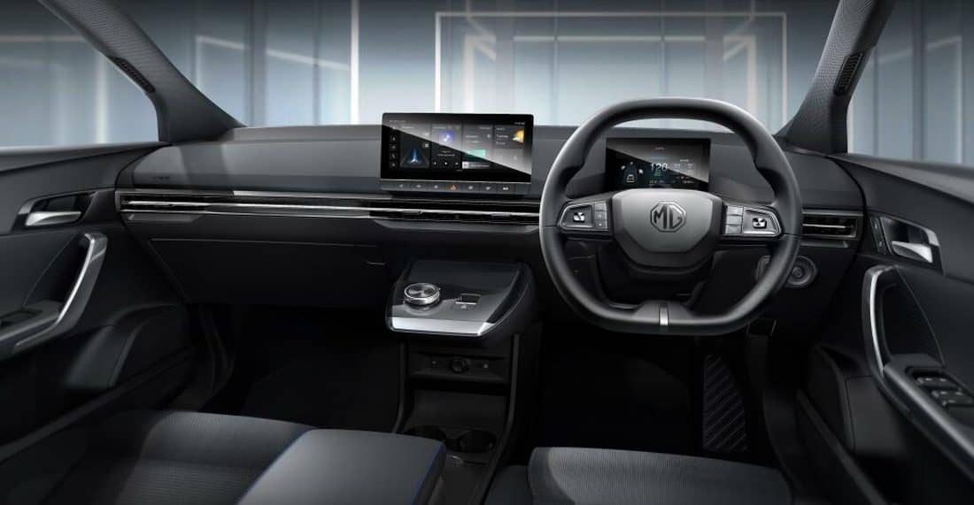 Vista de la consola central del MG 4, con enfoque en su sistema de infoentretenimiento.