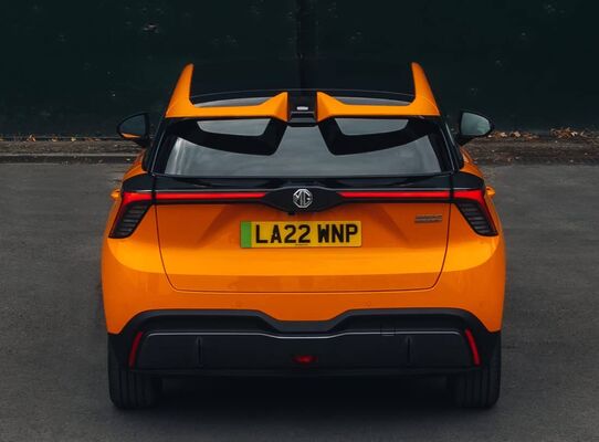 MG 4 con diseño trasero moderno y dinámico. MG 4 con diseño trasero moderno y dinámico.