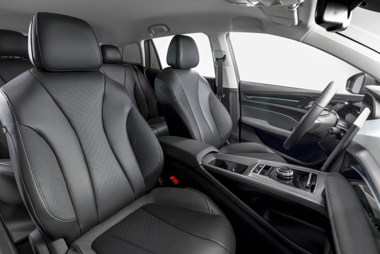 Asientos de cuero del MG 5 mostrando confort y amplitud.