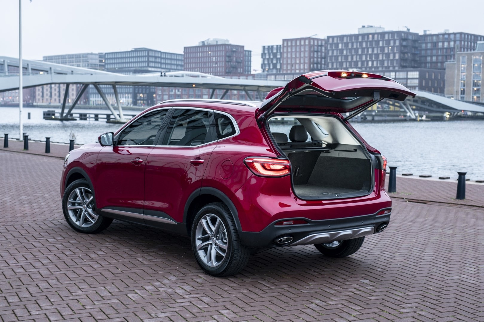 Detalles del panel de control que muestran la calidad de acabados.