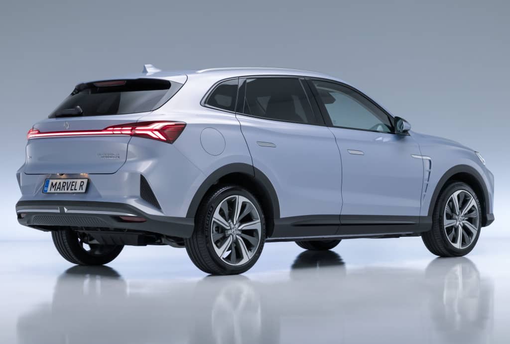 Lateral trasero del MG Marvel R, mostrando cohesión de diseño y deportividad.