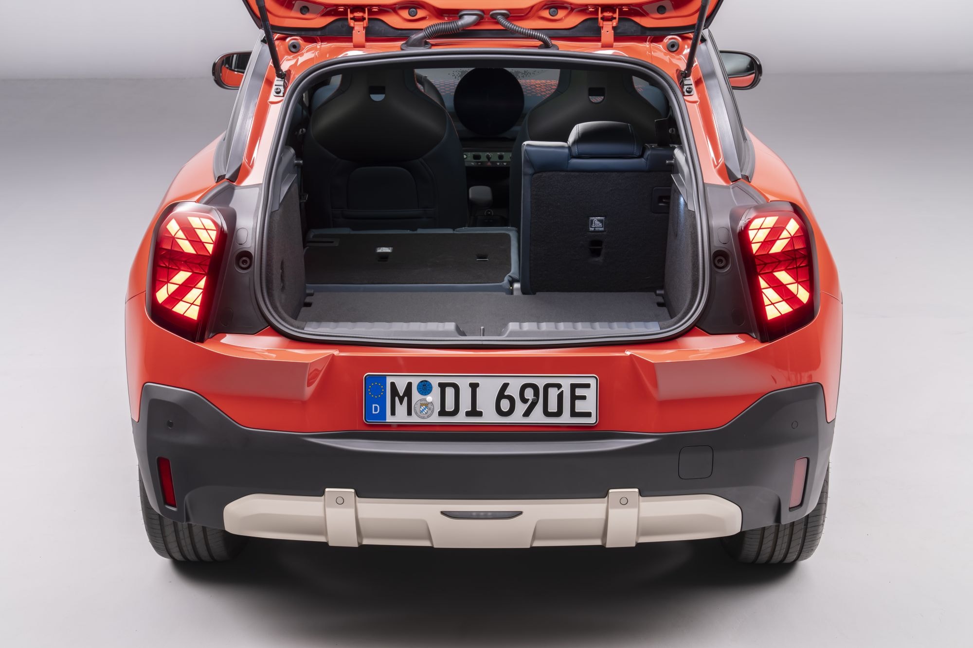 Maletero espacioso del MINI Aceman, ideal para urbanitas activos.