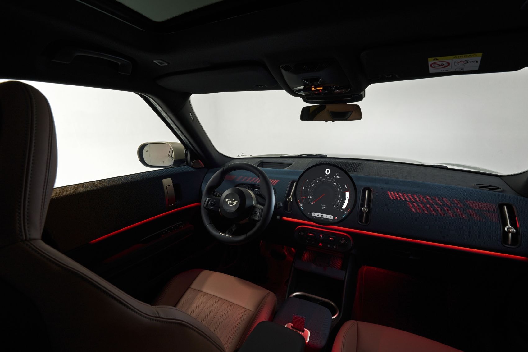 Vista del salpicadero con detalles únicos y tecnología avanzada.