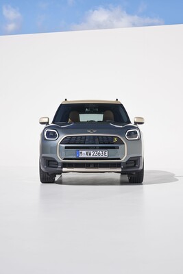 Enfoque en la parte delantera del MINI Countryman eléctrico, un diseño impactante. Enfoque en la parte delantera del MINI Countryman eléctrico, un diseño impactante.