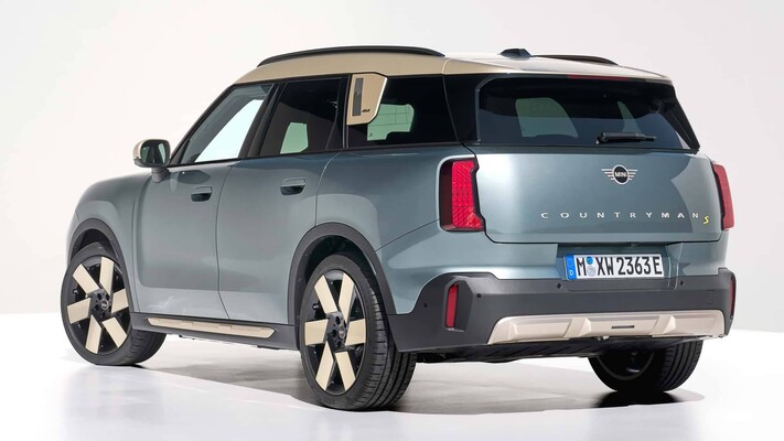 Perspectiva trasera y lateral del MINI Countryman eléctrico. Perspectiva trasera y lateral del MINI Countryman eléctrico.