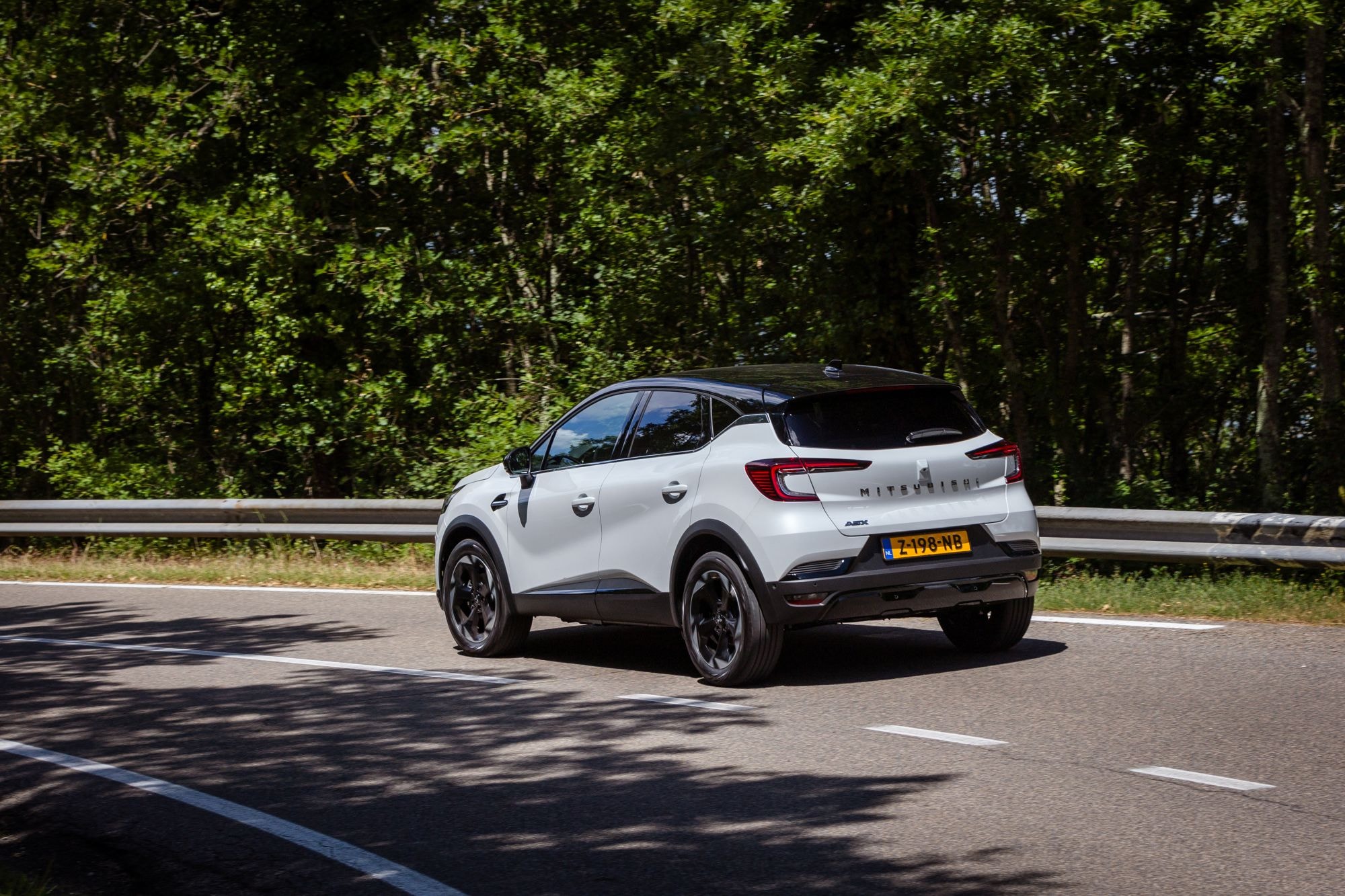 El Mitsubishi ASX destaca por su elegante diseño y líneas dinámicas.