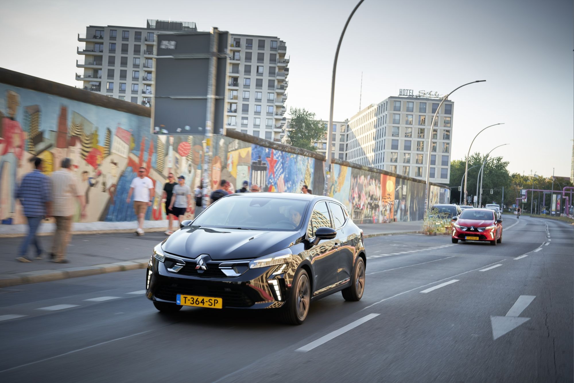 Imagen del interior del Mitsubishi Colt con asientos cómodos y bien acabados.
