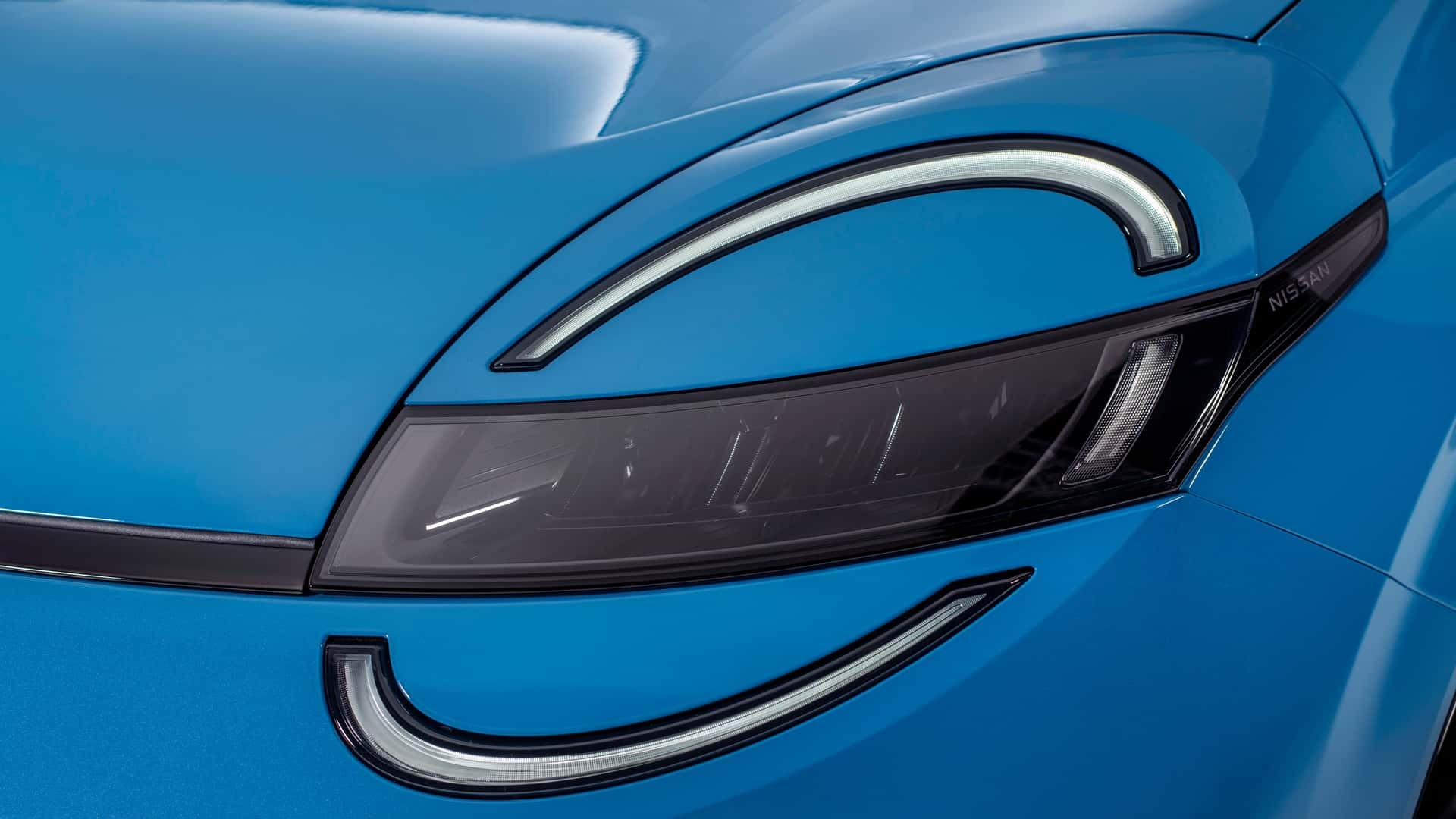 Toma de carga del Nissan Micra eléctrico que destaca su funcionalidad