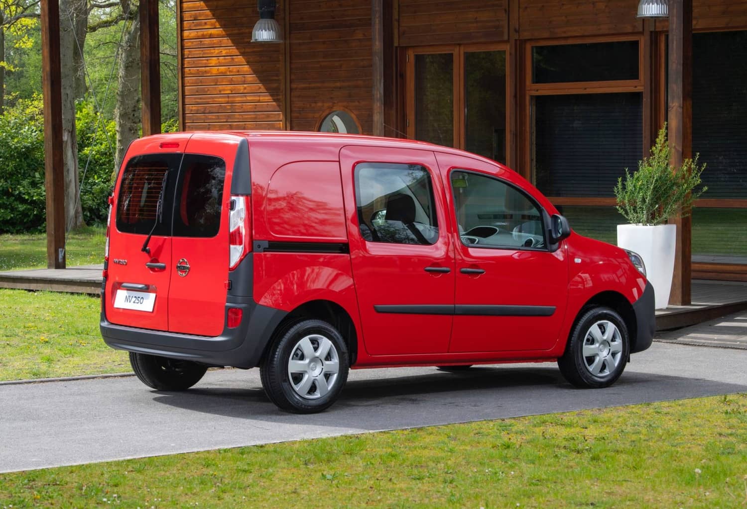 Nissan NV250