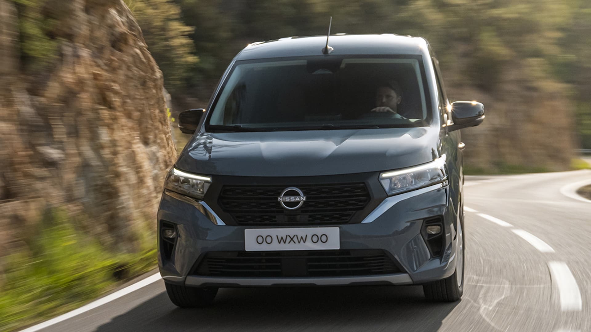 Dinamismo y robustez en esta toma del Nissan Townstar en acción.