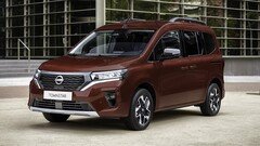 Vista delantera y lateral del Nissan Townstar, mostrando su diseño moderno. Vista delantera y lateral del Nissan Townstar, mostrando su diseño moderno.