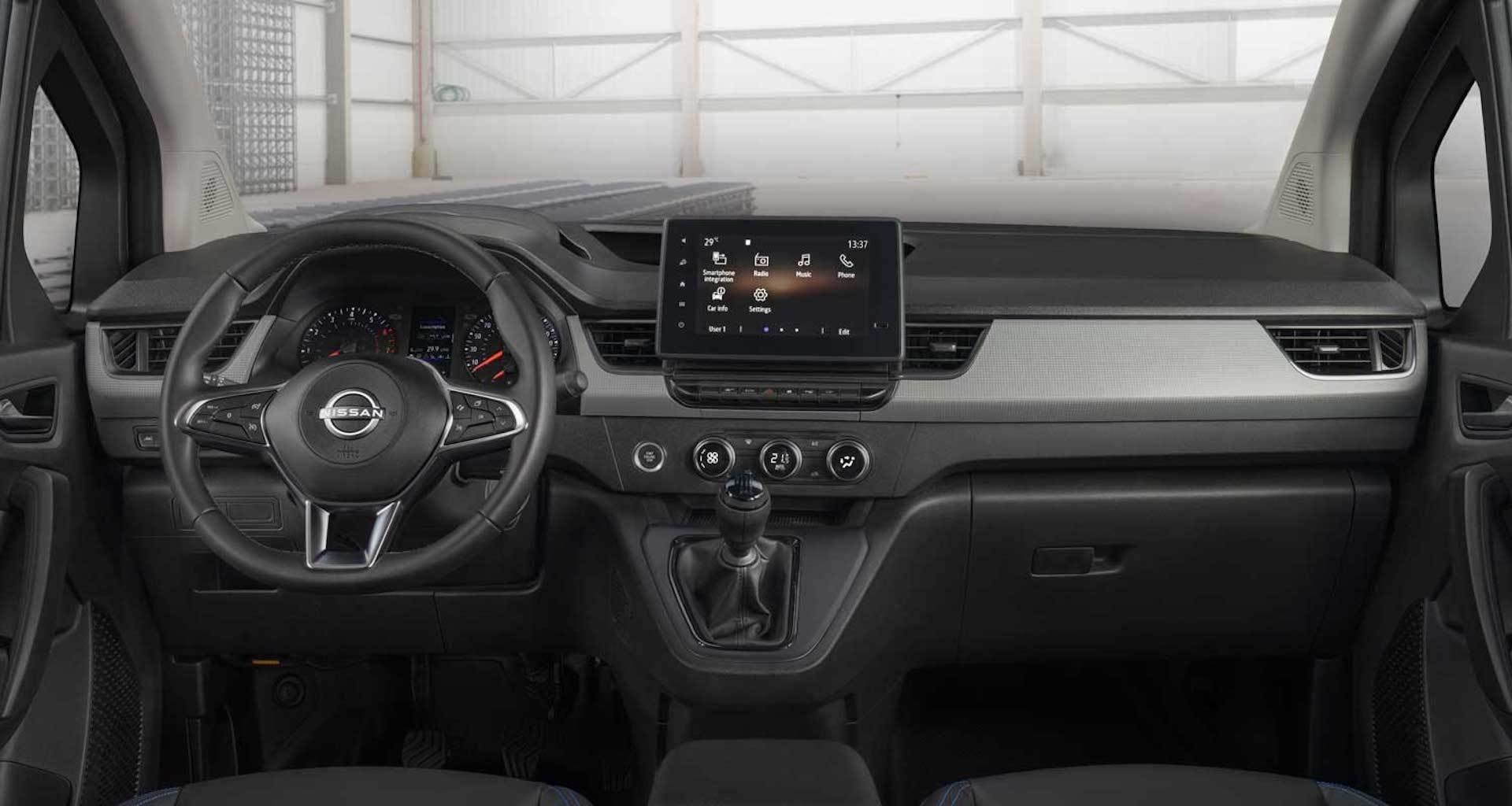 Vista del salpicadero con su moderna pantalla táctil y cluster digital.