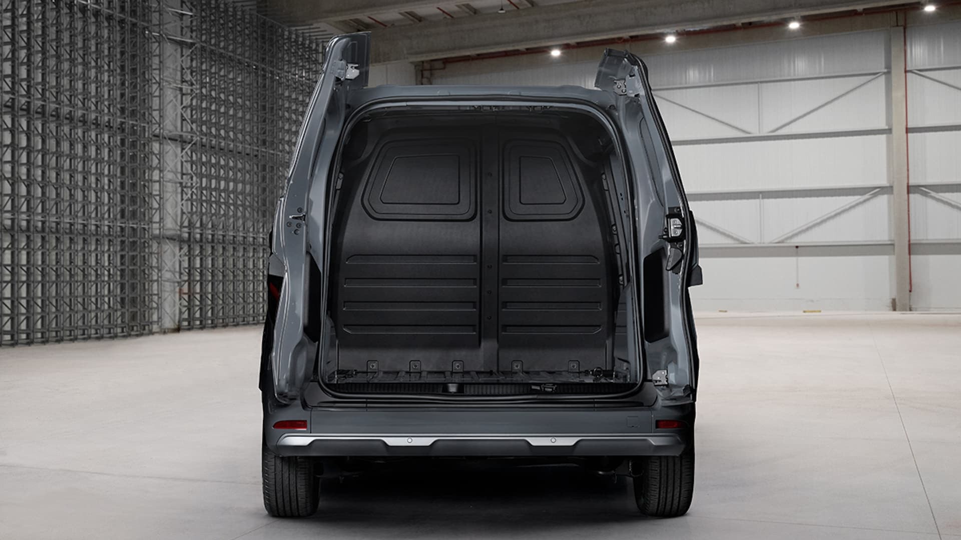 Vista trasera que muestra la funcionalidad del espacio de carga.