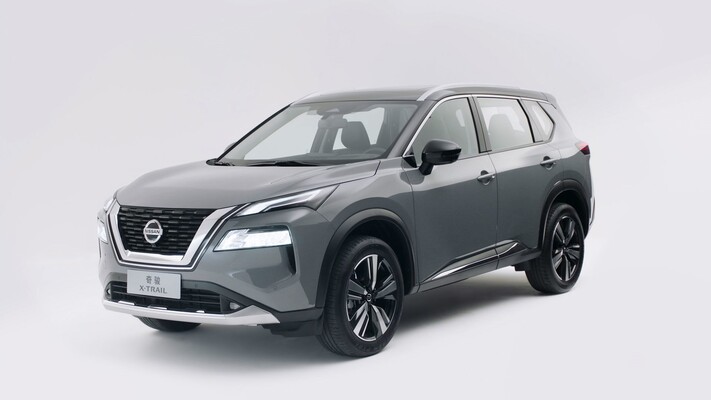 Imagen completa del Nissan X-Trail, mostrando su perfil lateral. Imagen completa del Nissan X-Trail, mostrando su perfil lateral.