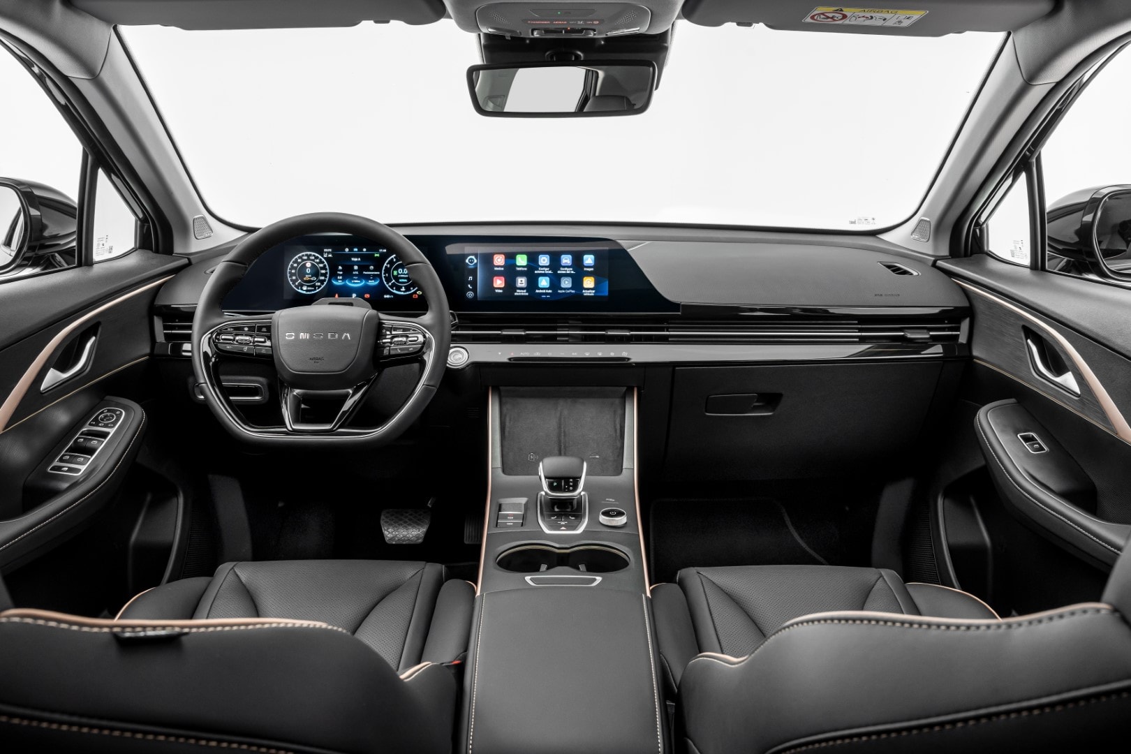 Cabina del Omoda 5 con énfasis en la ergonomía y el diseño.