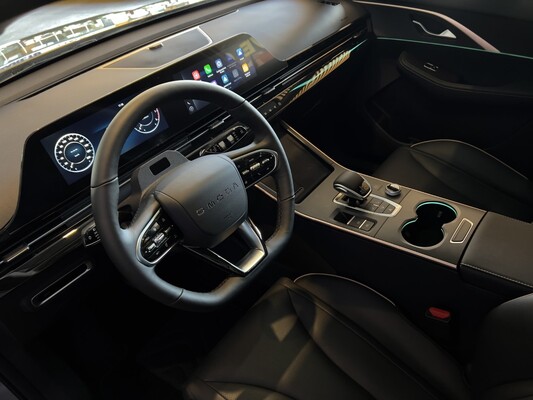 Interior centrado en el volante multifuncional del Omoda 5. Interior centrado en el volante multifuncional del Omoda 5.