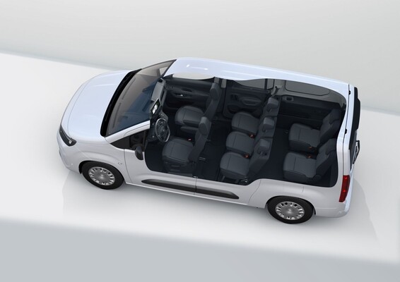 Vista superior del Opel Combo-e Life, mostrando la disposición de los asientos Vista superior del Opel Combo-e Life, mostrando la disposición de los asientos