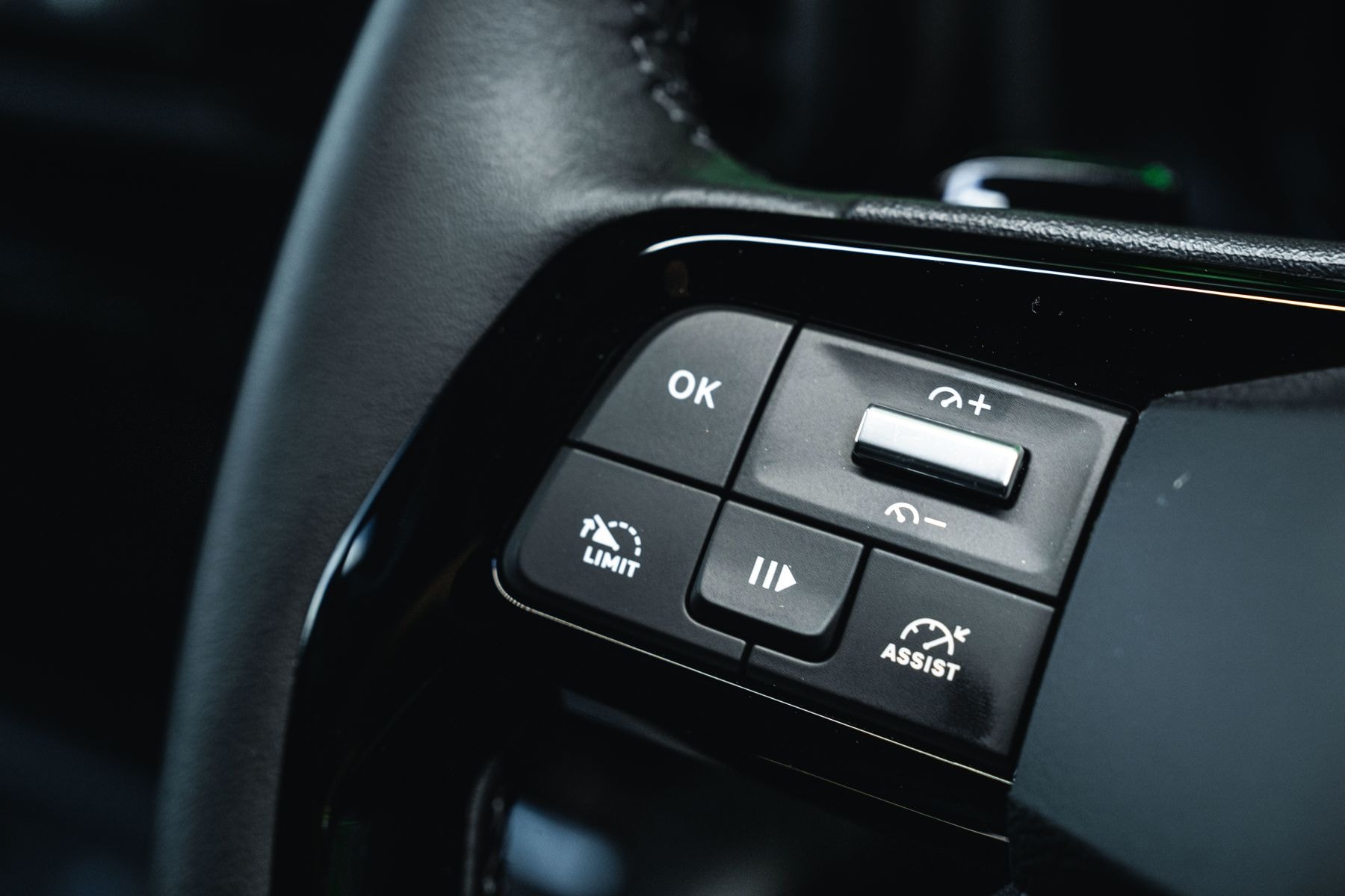 Panel de control de la ventana del Opel Combo, un toque práctico.