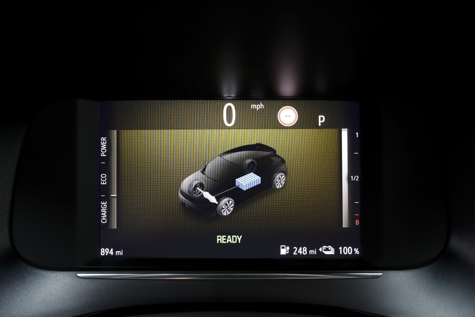 Cuadro de instrumentos digital del Opel Corsa-e con indicadores EV.