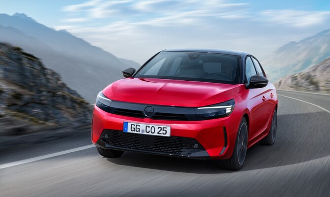 Dinámica en carretera; ilustra la estética y diseño del Opel Corsa-e. Dinámica en carretera; ilustra la estética y diseño del Opel Corsa-e.