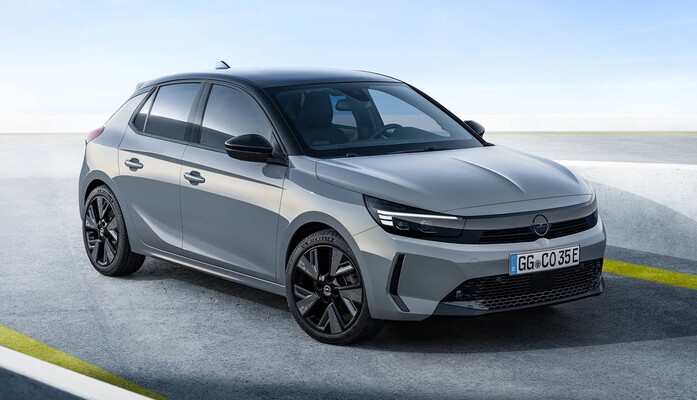 Vista del Opel Corsa-e destacando su diseño frontal dinámico. Vista del Opel Corsa-e destacando su diseño frontal dinámico.