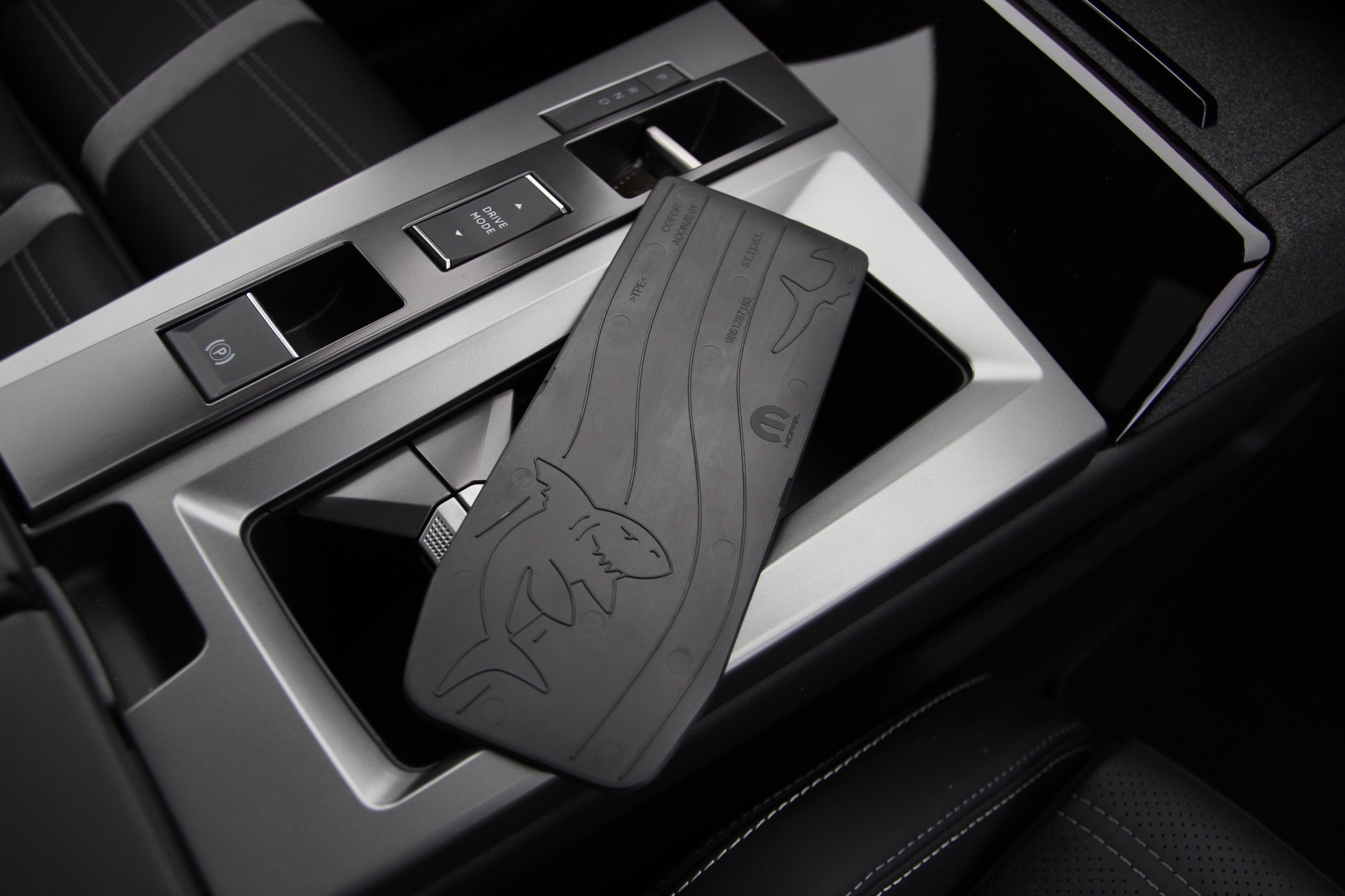 Vista del maletero del Opel Grandland, con énfasis en el diseño práctico.