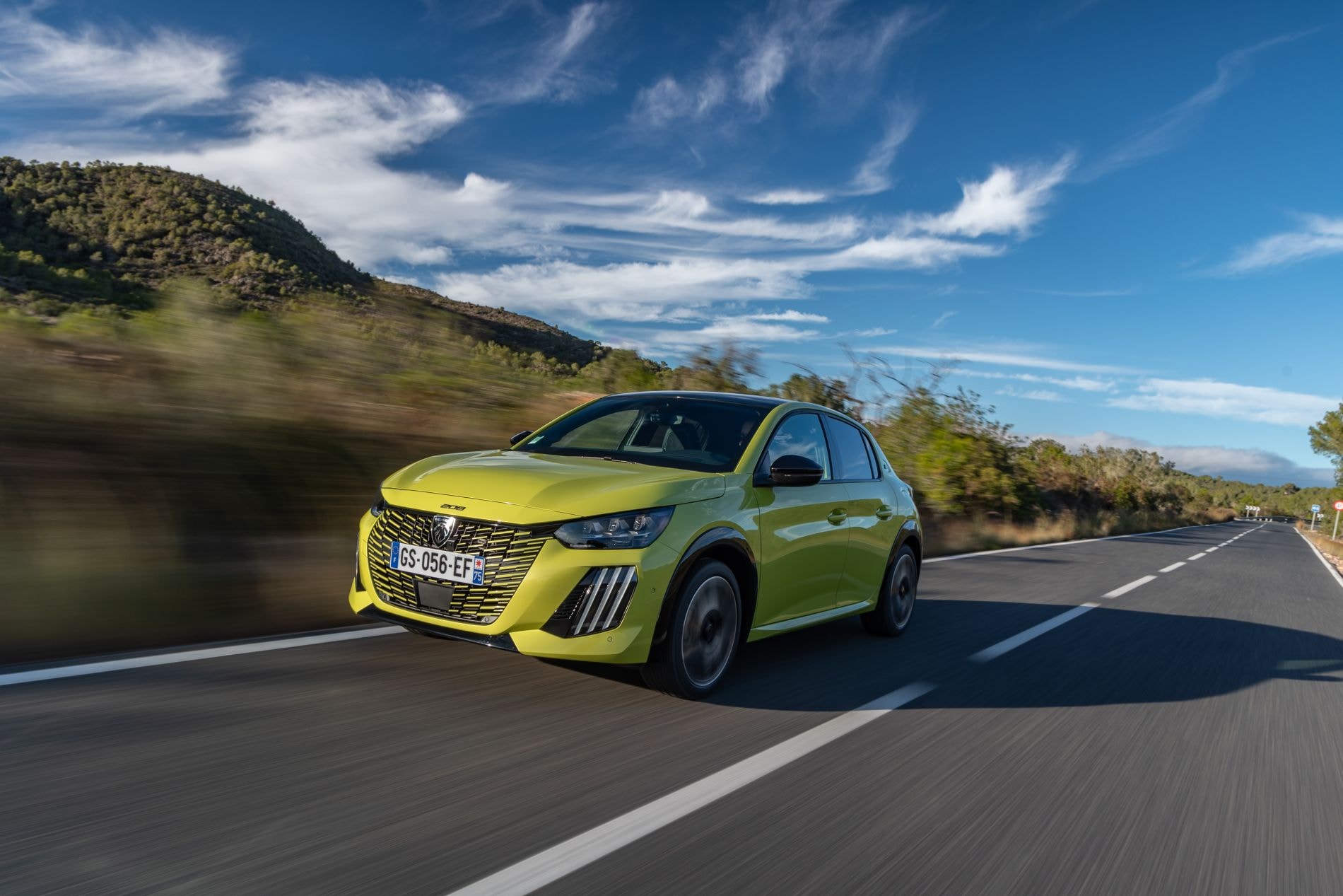 Otro ángulo del interior con enfoque en el diseño funcional.