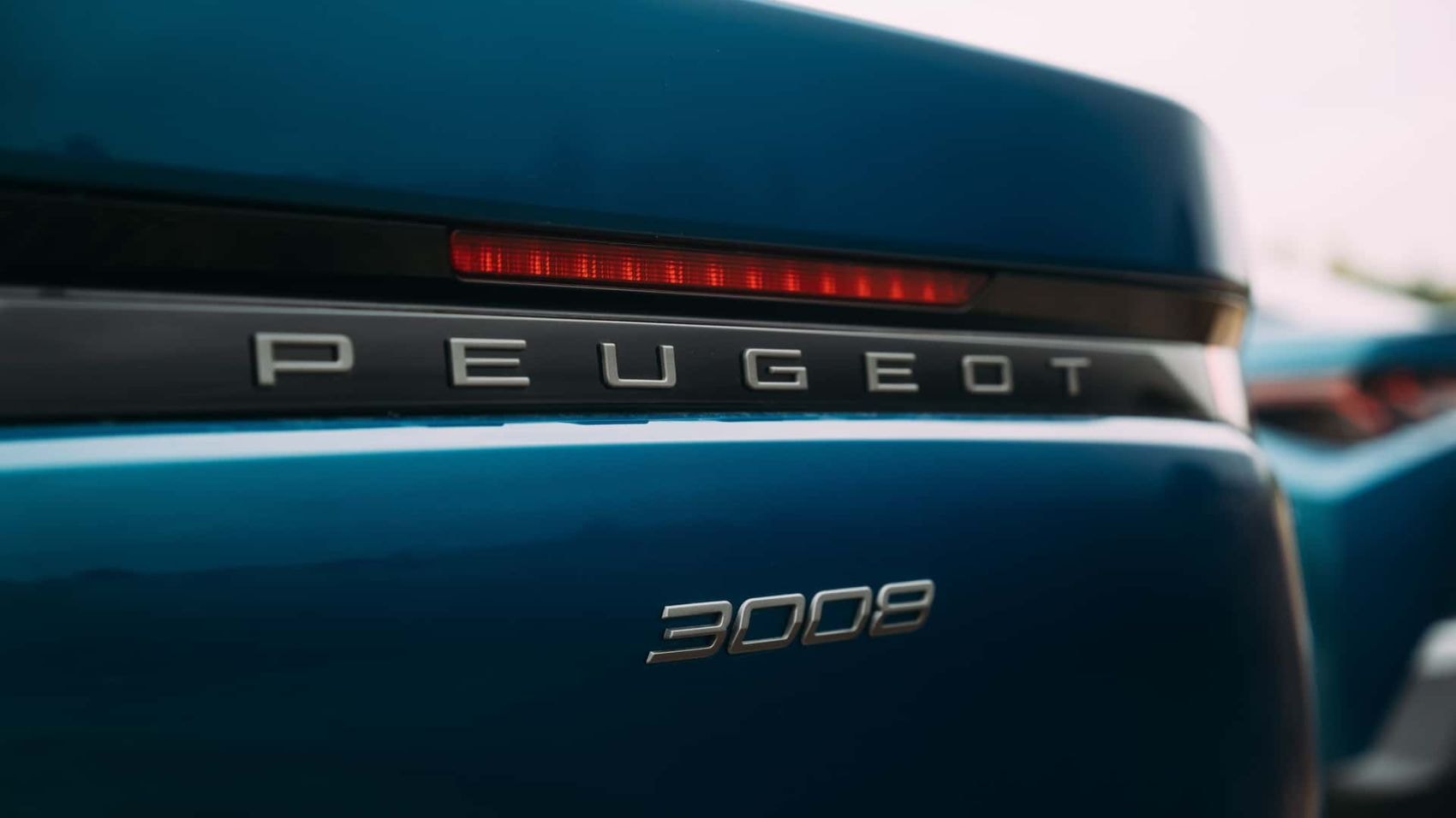 Detalle de las luces traseras del Peugeot 3008 Híbrido.